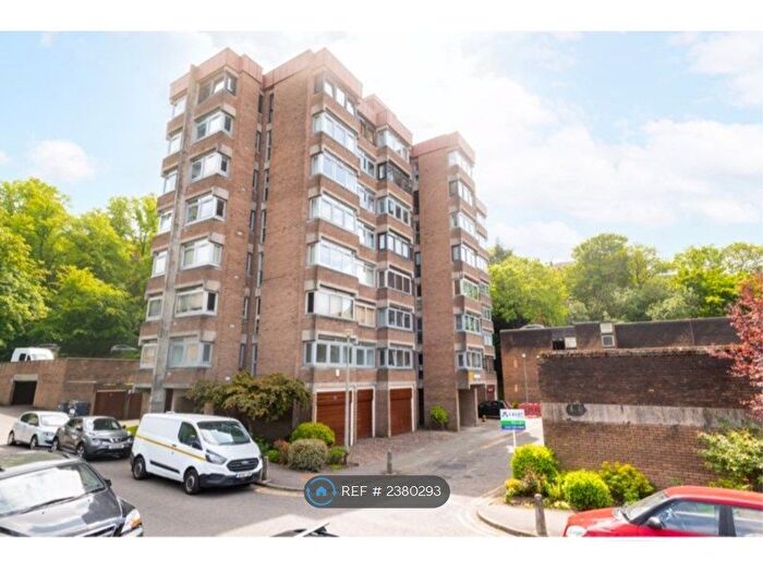 1 Bedroom Flat To Rent In Lethington Avenue, Shawlands, G41