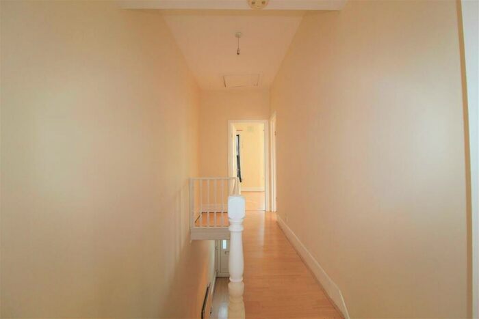 3 Bedroom Terraced House For Sale In Lucerne Road, Thornton Heath, CR7