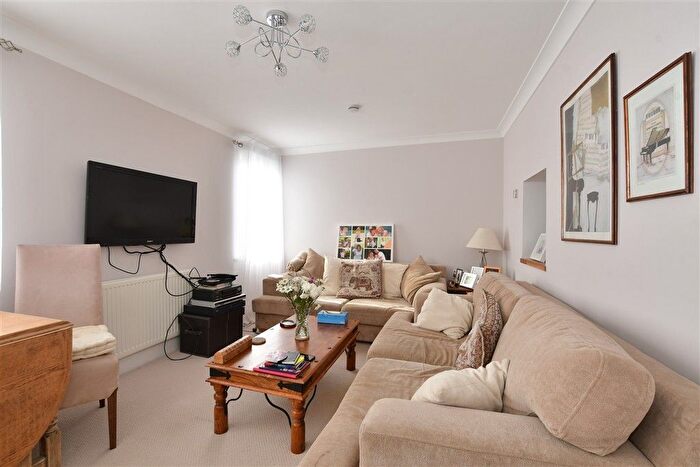 2 Bedroom Maisonette For Sale In Hutton Road, Brentwood, Essex, CM15