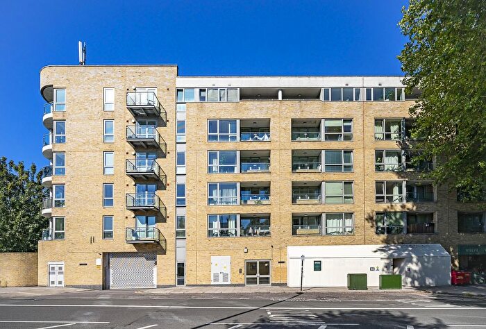 2 Bedroom Flat To Rent In Chiswick High Road, London, W4