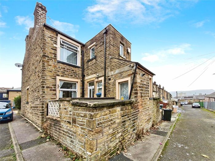 2 Bedroom End Of Terrace House To Rent In Goulbourne Street, Keighley, West Yorkshire, BD21