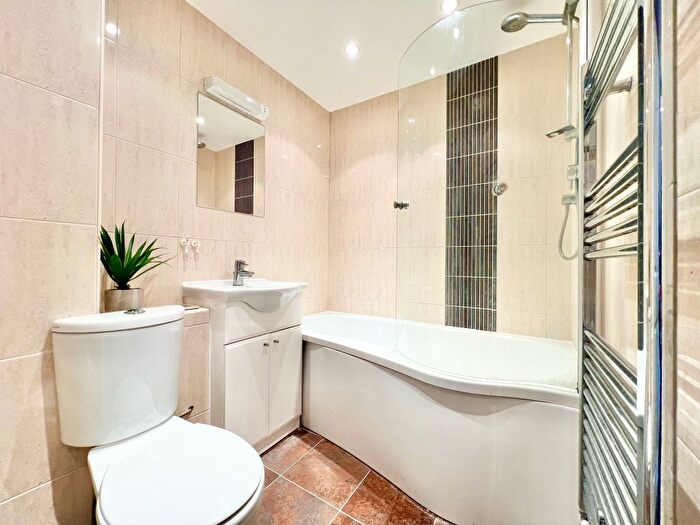 1 Bedroom Flat For Sale In Frimley Green Road, Frimley Green, Camberley, GU16
