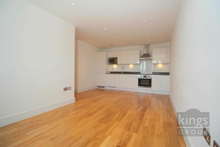 2 Bedroom Flat To Rent In Burlington House, Swanfield Road, Waltham Cross, EN8