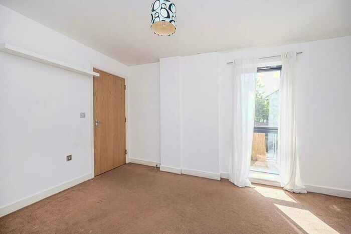 1 Bedroom Flat To Rent In Woodmill Road, Clapton, London, E5