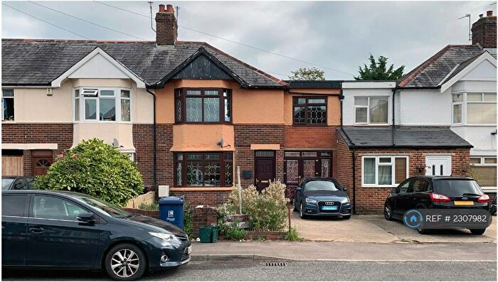 5 Bedroom Semi-Detached House To Rent In Cricket Road, Oxford, OX4