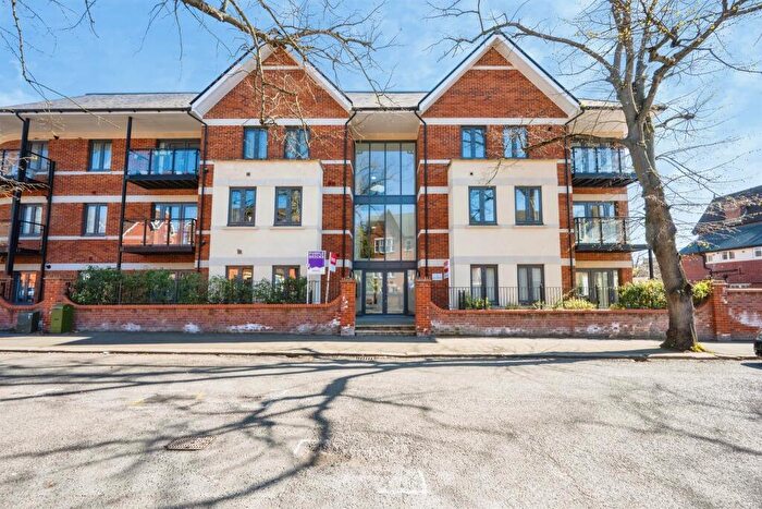 2 Bedroom Apartment For Sale In Linden Road, Bedford, MK40