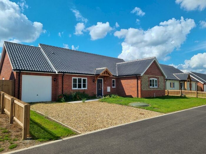 3 Bedroom Detached Bungalow For Sale In Fallowfield Loke, Shropham, Attleborough, NR17