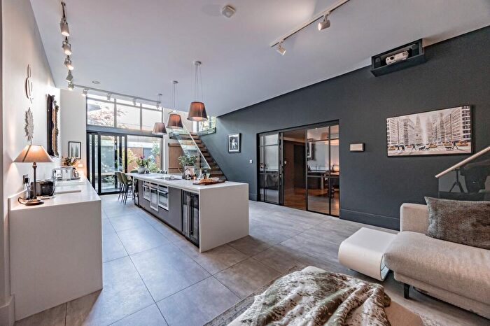 4 Bedroom Detached House For Sale In Broadway, Bramhall, SK7