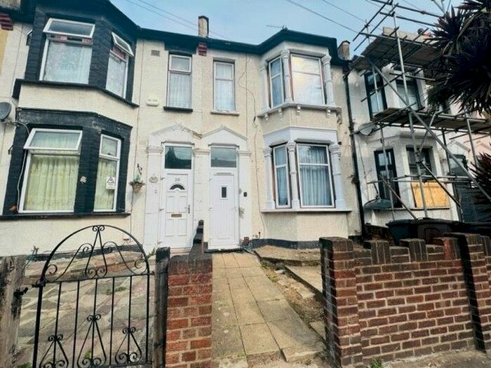 4 Bedroom Terraced House To Rent In Priory Road, Barking, IG11