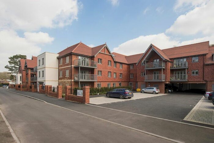 2 Bedroom Flat To Rent In Granham Close, Marlborough, SN8