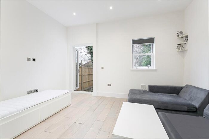 1 Bedroom Flat For Sale In St Julians Farm Road, West Norwood, London, SE27