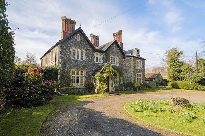 4 Bedroom Semi-Detached House For Sale In The Old Vicarage, Boughton Hill, Dunkirk, ME13