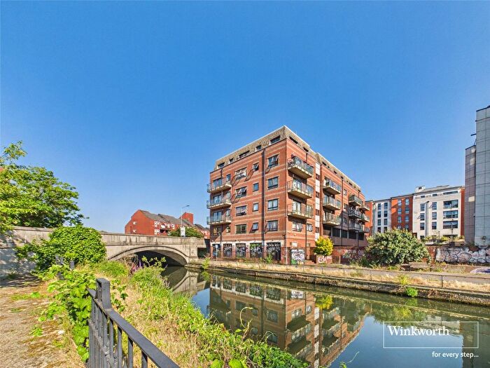 2 Bedroom Flat For Sale In Royal Court, Kings Road, Reading, RG1