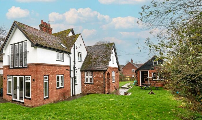 4 Bedroom End Of Terrace House For Sale In Station Road, Long Marston, Tring, HP23