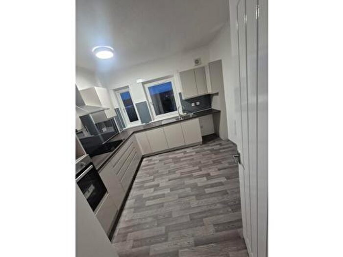 3 Bedroom Flat To Rent In Netherton Drive, Barrhead, G78