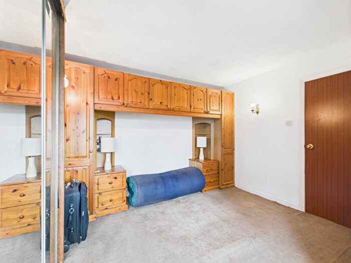 3 Bedroom Semi-Detached House For Sale In The Crescent, Padworth, RG7