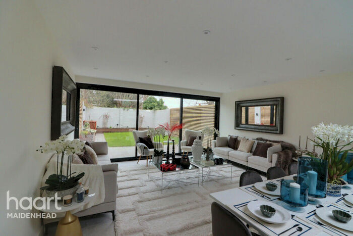 3 Bedroom Detached Bungalow For Sale In Lower Boyndon Road, Maidenhead, SL6