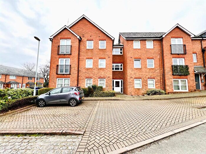2 Bedroom Flat For Sale In Canal Court, Birmingham, West Midlands, B27