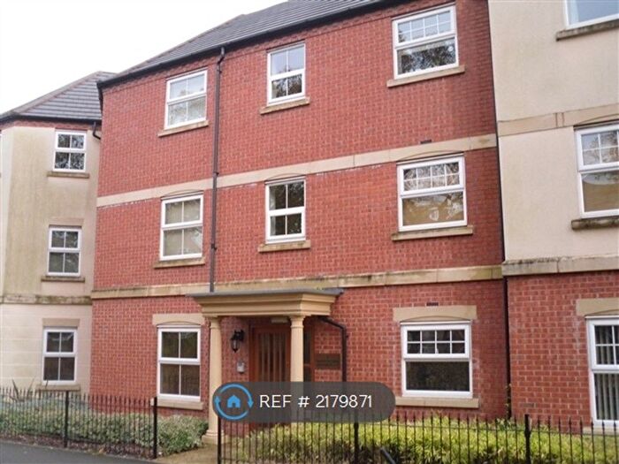 2 Bedroom Flat To Rent In Kings Norton, Birmingham, B30