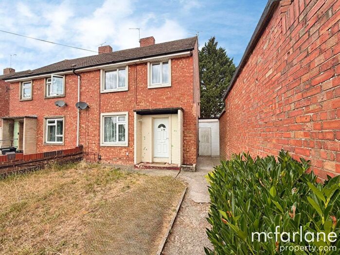 3 Bedroom Semi-Detached House For Sale In Mulberry Grove, Swindon, SN2