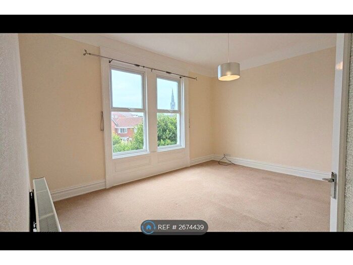 2 Bedroom Flat To Rent In Berkeley Court, Southport, PR9