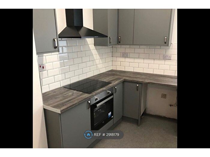 2 Bedroom Flat To Rent In Gorton Road, Stockport, SK5