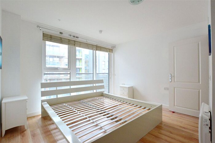 3 Bedroom Flat To Rent In Norman Road, London, SE10