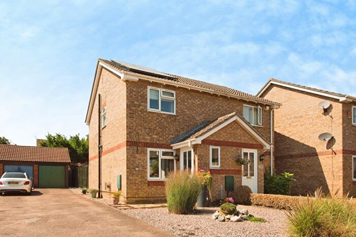 2 Bedroom Semi-detached House For Sale In Felton Way, Ely, Cambridgeshire, CB6