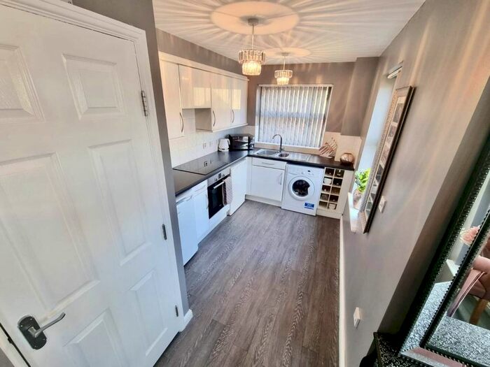 2 Bedroom Flat To Rent In Aston Chase, Hemsworth, Pontefract, WF9