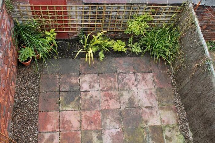 2 Bedroom Terraced House To Rent In Shafton Lane, Leeds, West Yorkshire, LS11