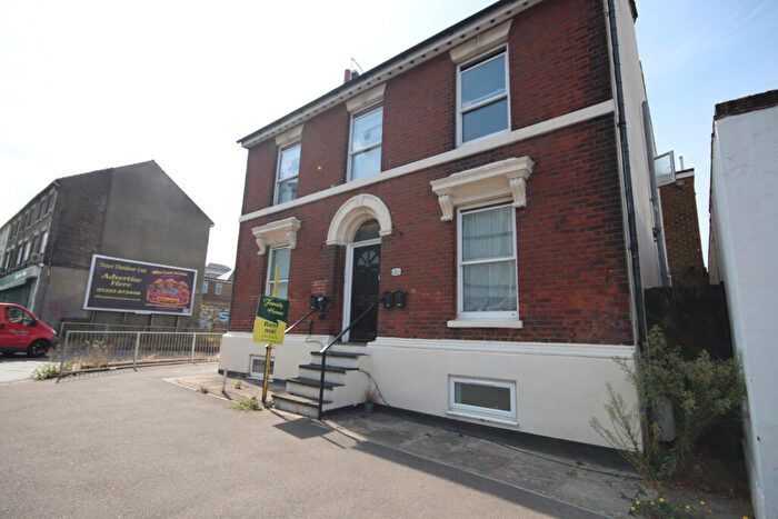 1 Bedroom Flat To Rent In Station Street, Sittingbourne, ME10