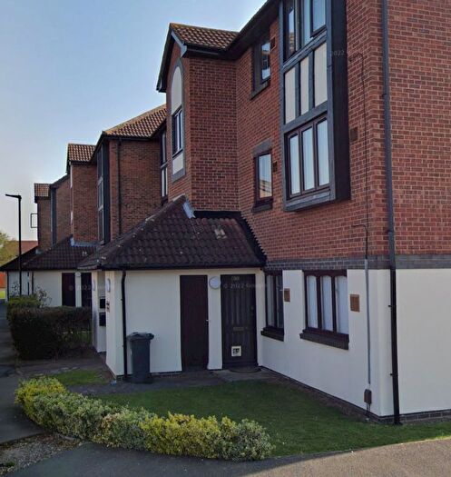 1 Bedroom Flat To Rent In Raglan Close, Hounslow, TW4