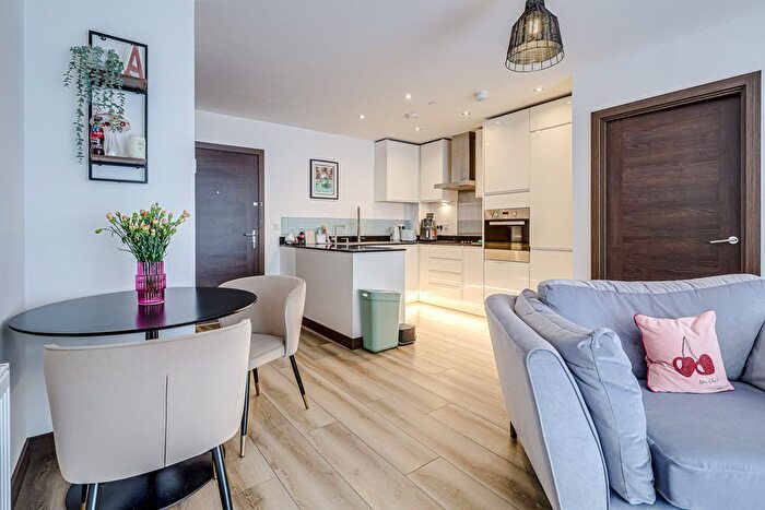 1 Bedroom Flat For Sale In Victoria Avenue, Southend-On-Sea, SS2