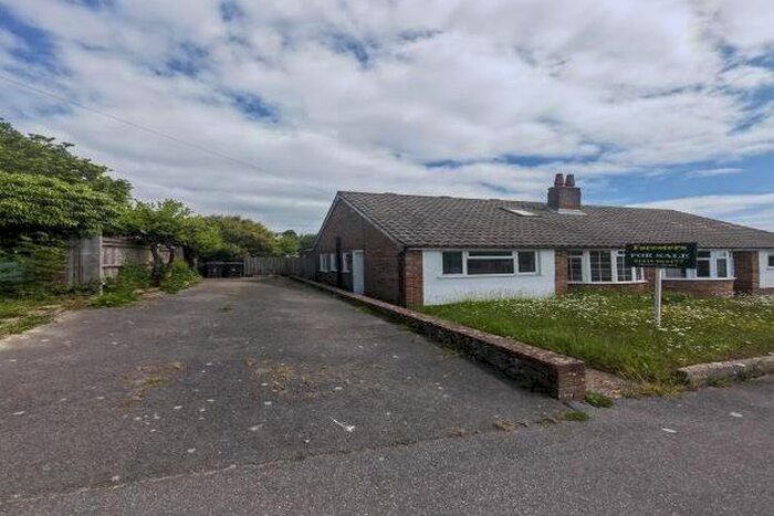 4 Bedroom Chalet To Rent In Churchill Road, Heathfield, TN21