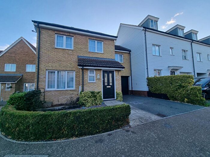 3 Bedroom House To Rent In Barynetyne Crescent, Hoo., ME3