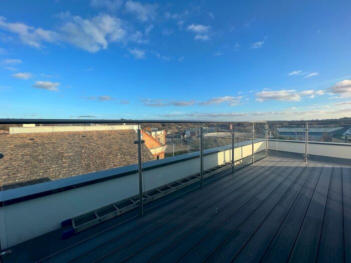 1 Bedroom Flat To Rent In The Braccans, London Road, Bracknell, RG12