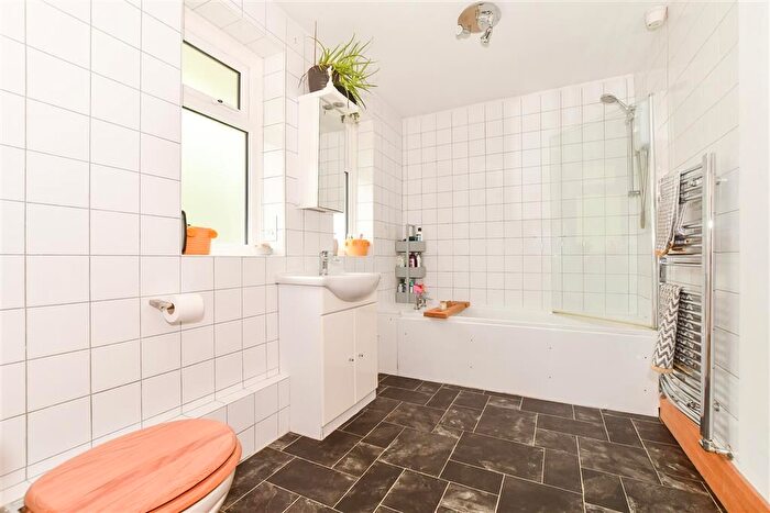 3 Bedroom Property For Sale In Milton Road, Caterham, Surrey, CR3