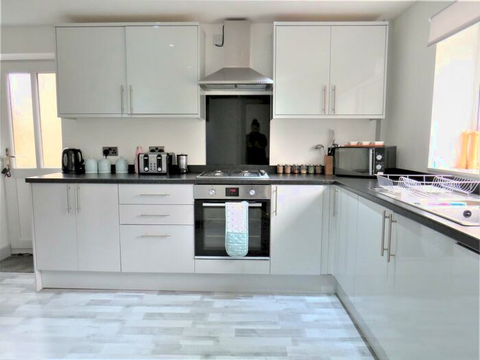 3 Bedroom Semi-Detached House To Rent In Hereford Drive, Brimington, Chesterfield, S43