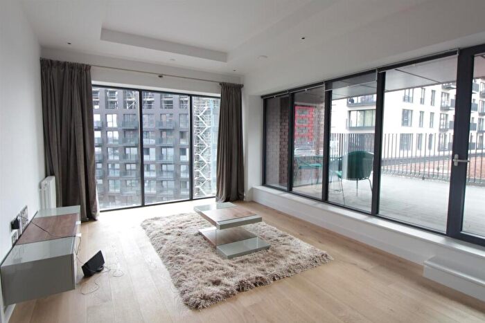 1 Bedroom Apartment To Rent In Modena House, London City Island, E14