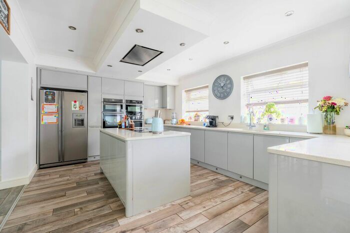 5 Bedroom Detached Bungalow For Sale In Norwich Road, Lenwade, NR9