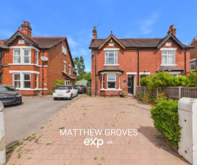 3 Bedroom Semi-Detached House For Sale In Doxey, Stafford, ST16