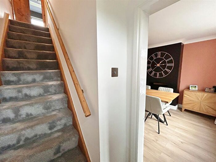 2 Bedroom Terraced House For Sale In Bondgate, Selby, YO8