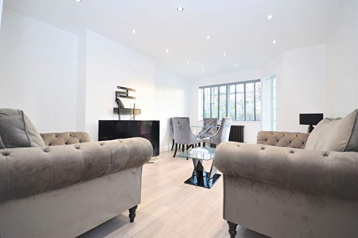 2 Bedroom Flat To Rent In Ealing Village, London, W5