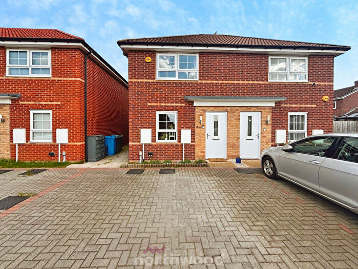 2 Bedroom Semi-Detached House To Rent In Farleigh Drive, Harworth, Doncaster, DN11