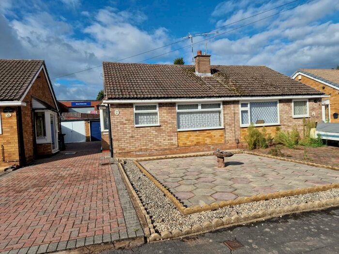 2 Bedroom Bungalow To Rent In Chamberlaine Street, Bedworth, Warwickshire, CV12
