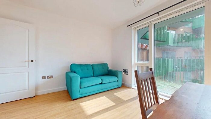 2 Bedroom Flat To Rent In Central Way, London, NW10