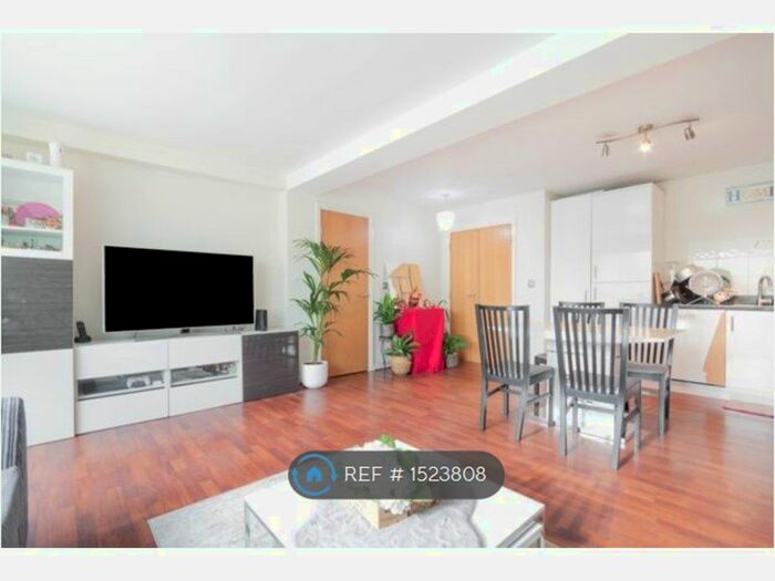2 Bedroom Flat To Rent In Elm Grove, Wimbledon, SW19