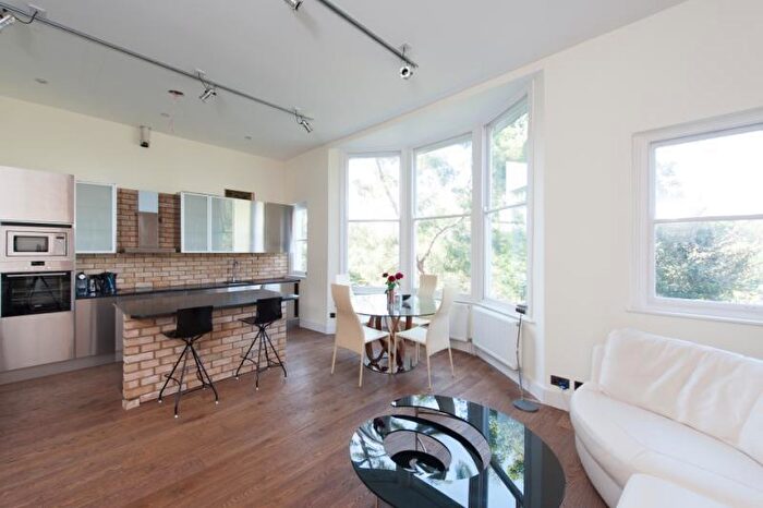 1 Bedroom Flat For Sale In King Henrys Road, Primrose Hill, London, NW3