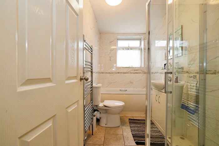 3 Bedroom End Of Terrace House For Sale In Camelot Close, Andover, SP10