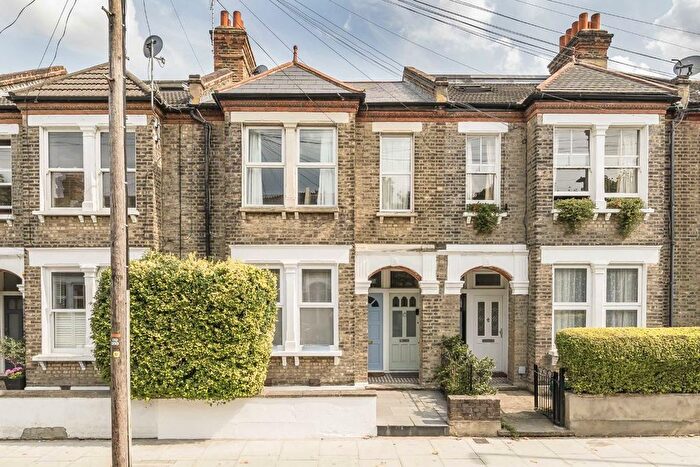 2 Bedroom Flat For Sale In Avarn Road, Tooting, SW17